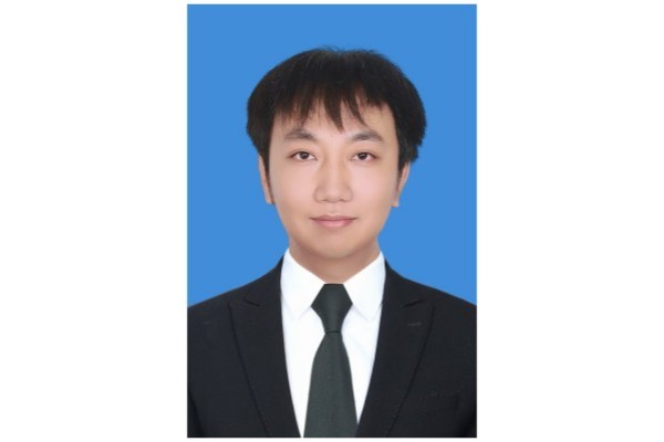 秦宇   硕士